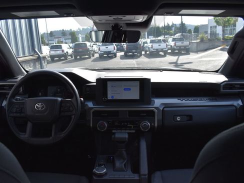 Certified 2025 Toyota Tacoma SR5 AWD/4WD image 26