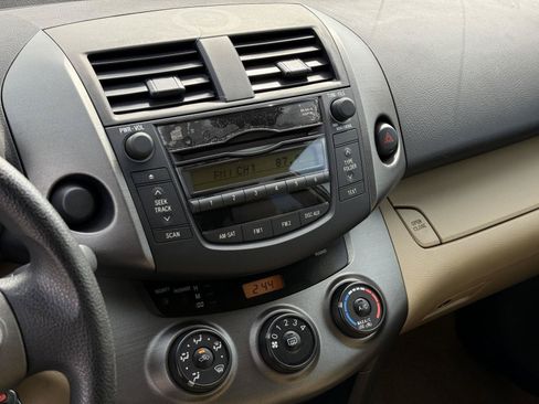 Used 2011 Toyota RAV4 2WD V6 w/ Tow Prep Pkg image 15