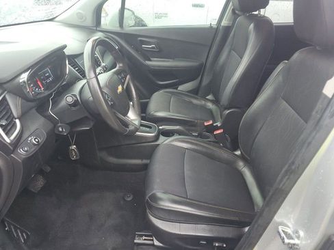 Used 2020 Chevrolet Trax LT w/ LT Convenience Package image 25