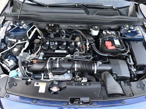 Used 2018 Honda Accord Touring image 12