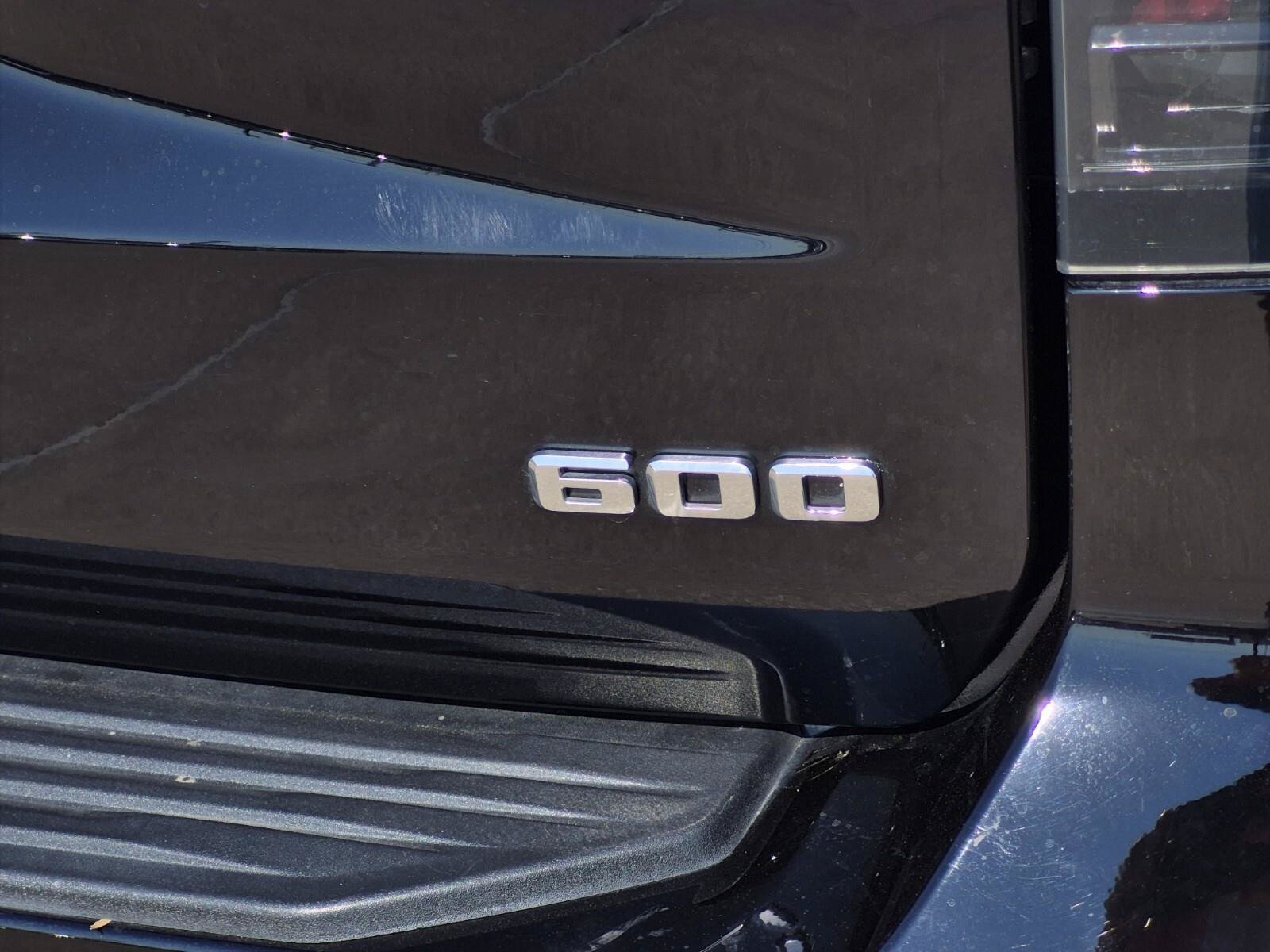 Used 2023 Cadillac Escalade ESV Sport Platinum w/ LPO, Floor Liner Package AWD/4WD image 10