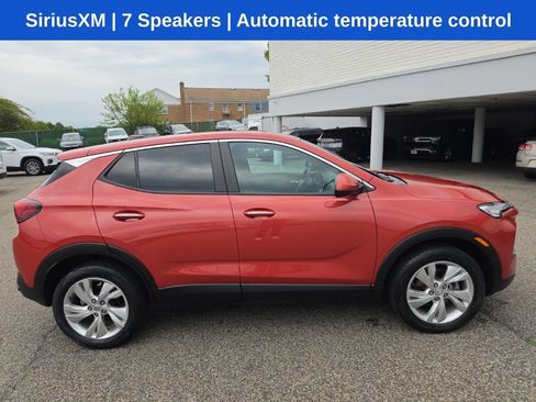 Used 2024 Buick Encore GX Preferred AWD/4WD image 2