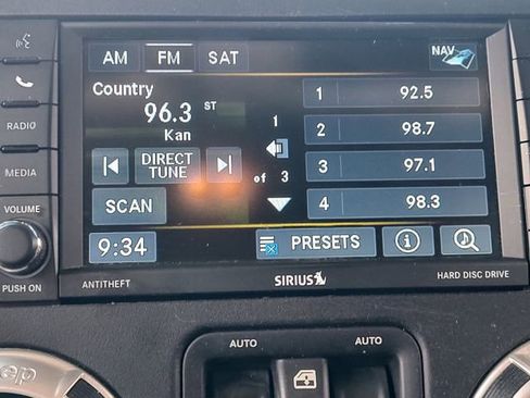 Used 2016 Jeep Wrangler Unlimited Sahara w/ Connectivity Group AWD/4WD image 14