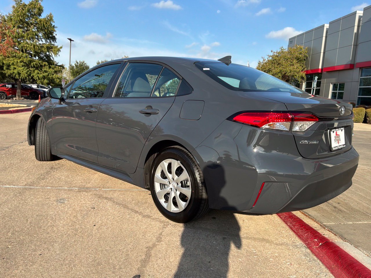 Used 2026 Toyota Corolla LE FWD image 8