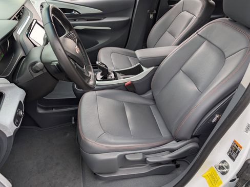 Used 2020 Chevrolet Bolt Premier w/ Infotainment Package image 16