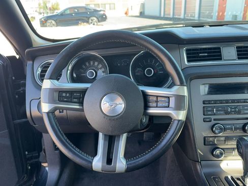 Used 2013 Ford Mustang GT image 10