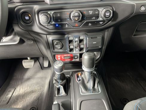 Used 2023 Jeep Wrangler Unlimited Rubicon 4xe image 18