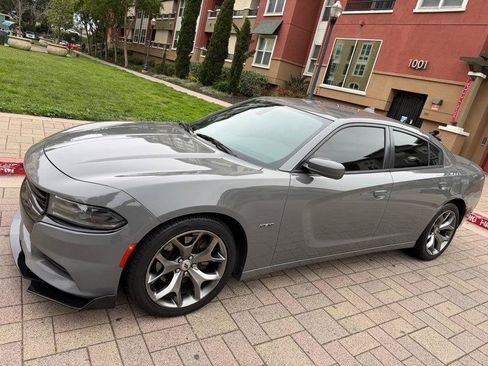 Used 2017 Dodge Charger R/T w/ Navigation & Travel Group RWD image 35