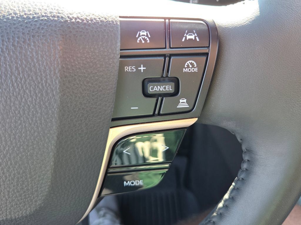 Used 2023 Toyota Crown AWD/4WD image 24