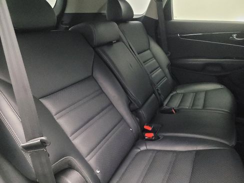 Used 2016 Kia Sorento EX FWD image 19