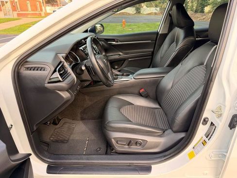 Used 2020 Toyota Camry SE FWD image 10