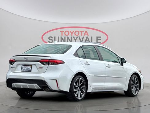 Used 2021 Toyota Corolla XSE image 3