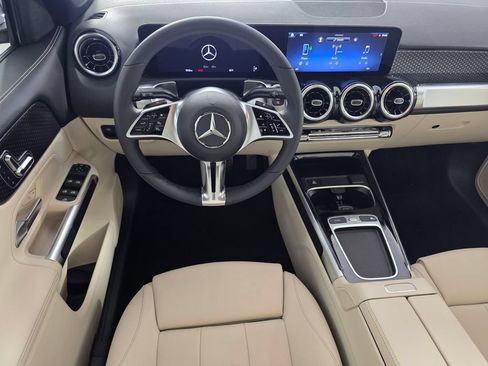 New 2026 Mercedes-Benz GLB 250 image 10