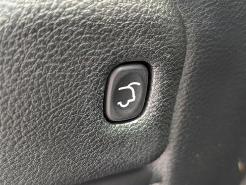 Used 2016 Jeep Grand Cherokee SRT AWD/4WD image 15