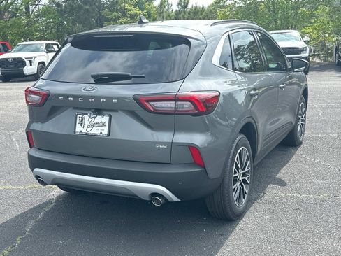 New 2025 Ford Escape SE image 40