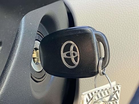 Used 2024 Toyota Corolla Cross L image 30