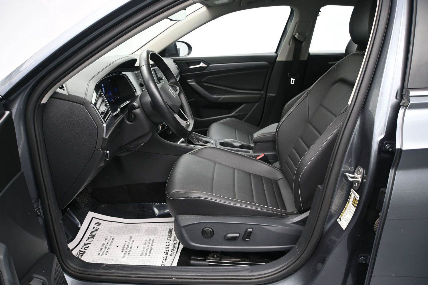 Certified 2023 Volkswagen Jetta SE FWD image 7
