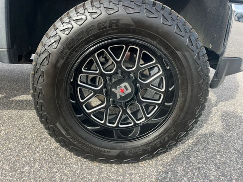 Used 2020 Chevrolet Silverado 2500 LTZ w/ LTZ Premium Package image 31