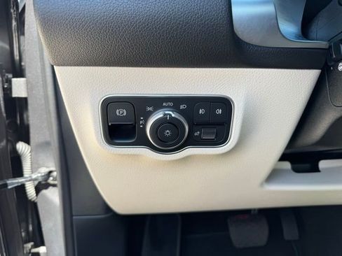 Used 2026 Mercedes-Benz GLB 250 4MATIC image 22