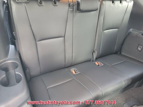 Used 2023 Toyota Highlander Limited FWD image 15