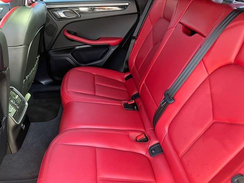 Used 2020 Porsche Macan AWD/4WD image 22