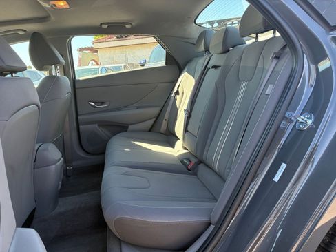 Used 2025 Hyundai Elantra SEL FWD image 38