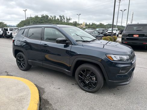 New 2026 Jeep Compass Latitude AWD/4WD image 7