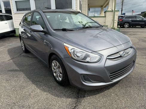 Used 2017 Hyundai Accent SE FWD image 5