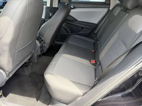 Used 2024 Volkswagen Taos SE w/ MDO Package FWD image 30