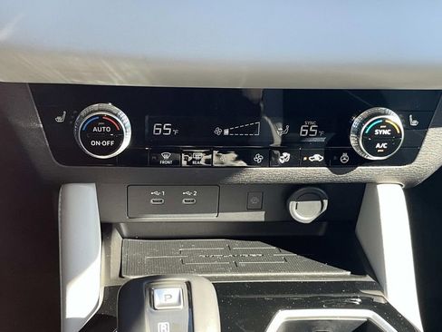 New 2026 Mitsubishi Outlander SE image 19