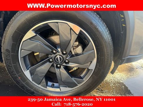 Used 2024 Nissan Rogue SV FWD image 15