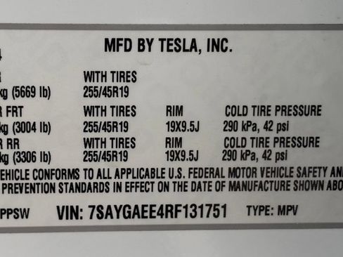Used 2024 Tesla Model Y Long Range AWD/4WD image 46