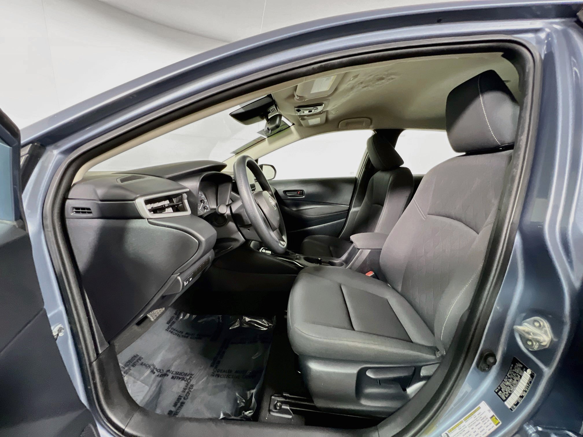 Used 2025 Toyota Corolla LE w/ Convenience Package FWD image 15