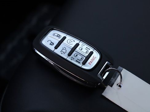 New 2026 Chrysler Pacifica Select image 36