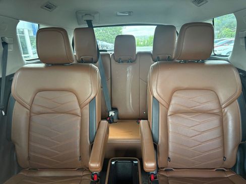 Used 2023 Nissan Pathfinder Platinum FWD image 19