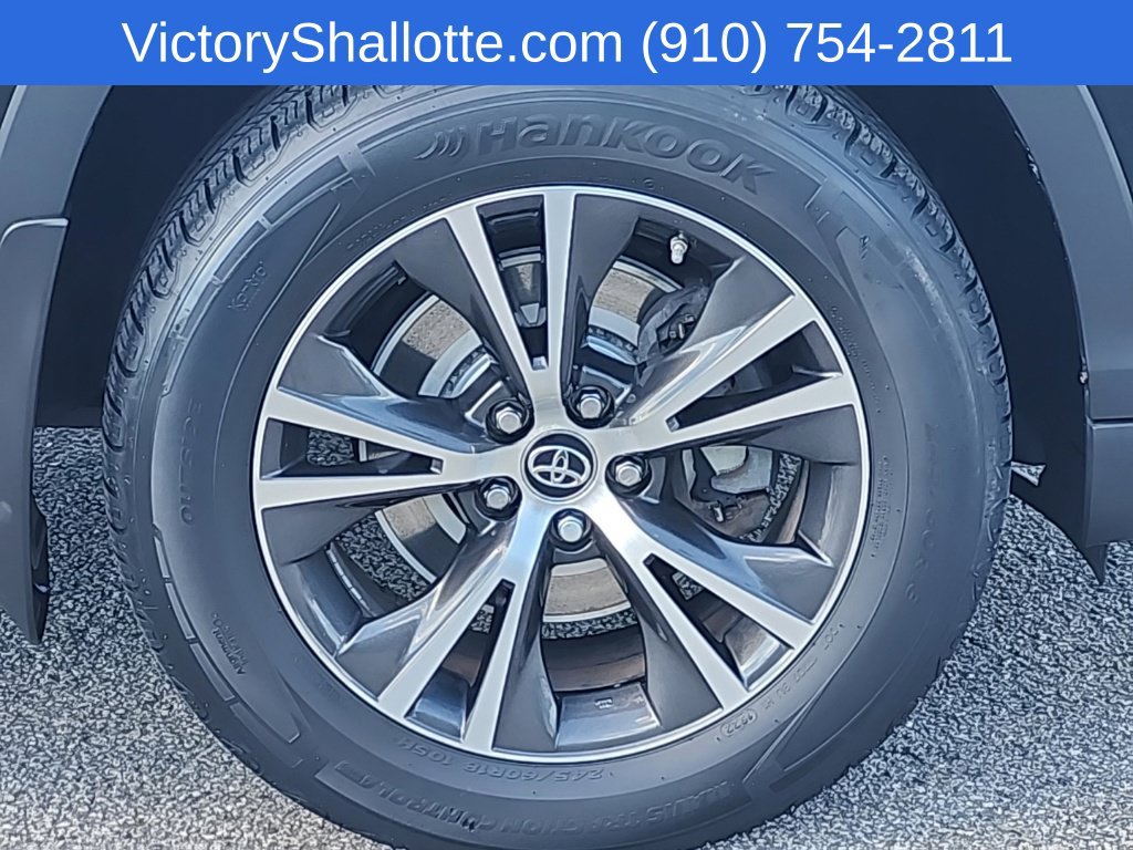 Used 2019 Toyota Highlander LE AWD/4WD image 28