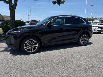 Used 2025 Audi Q5 Premium w/ Convenience Package