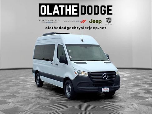 Used 2024 Mercedes-Benz Sprinter 2500 image 29