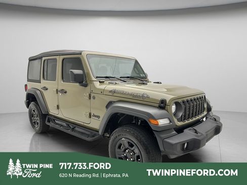 Used 2025 Jeep Wrangler Unlimited Sport AWD/4WD image 1