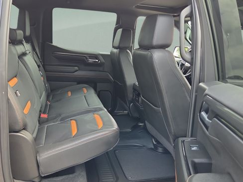 Certified 2025 GMC Sierra 1500 AT4 w/ Technology Package AWD/4WD image 14