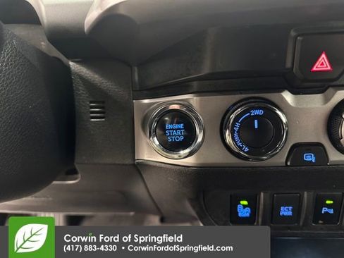Used 2022 Toyota Tacoma Limited image 33