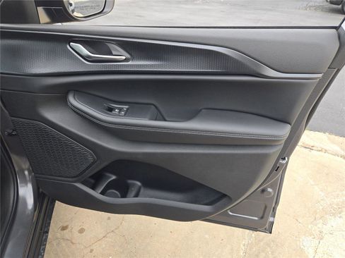 New 2025 Jeep Grand Cherokee Laredo w/ MOPAR Finishing Package image 6