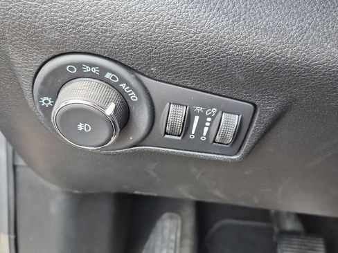 Used 2022 Jeep Compass Limited AWD/4WD image 7
