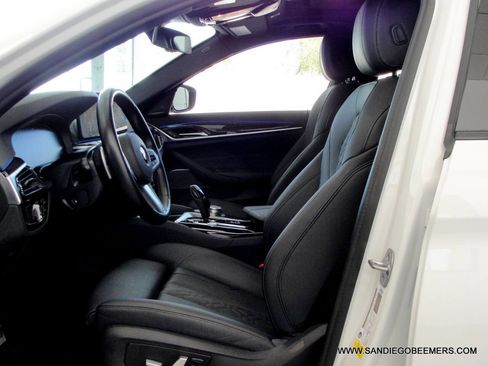 Used 2022 BMW 540i w/ M Sport Package image 25