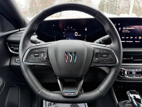 Used 2024 Buick Envista Preferred w/ Convenience I Package image 21