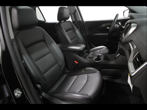 Used 2022 GMC Terrain SLT w/ Infotainment Package II AWD/4WD image 17