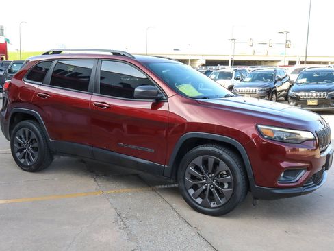 Used 2021 Jeep Cherokee Latitude Lux 80th Anniv w/ Quick Order Package 26U 80TH FWD image 4