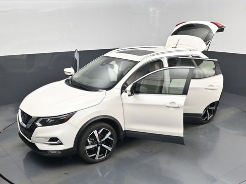 Used 2020 Nissan Rogue Sport SL w/ Premium Package FWD image 20