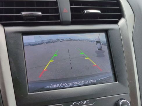 Used 2020 Ford Fusion SE FWD image 28