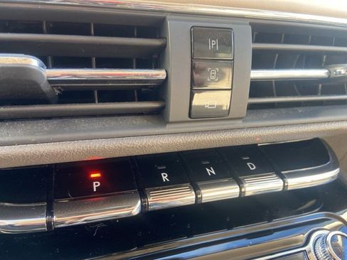 Used 2022 Lincoln Corsair AWD w/ Equipment Group 101A image 18